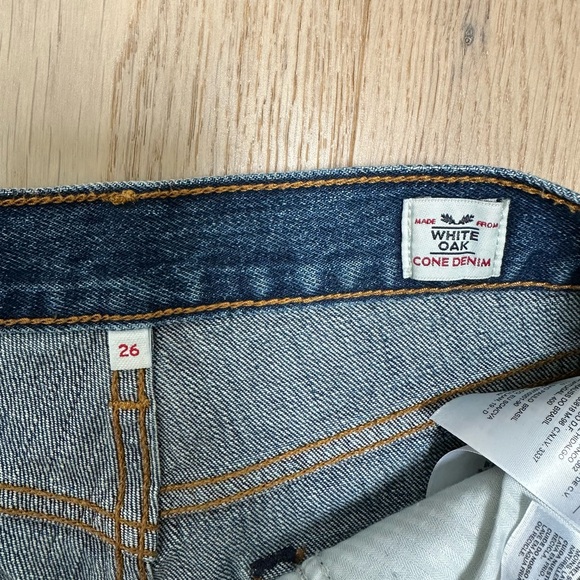 Levi’s Wedgie Fit High Rise White Oak Cone Denim Shorts - Picture 6 of 7